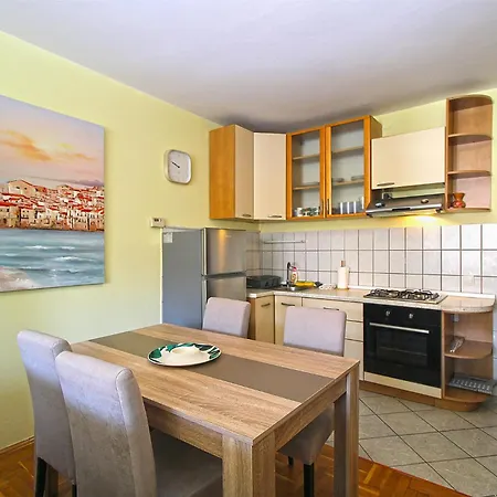 Apartment Jadranka 2400