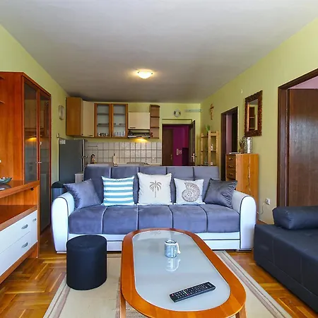 Jadranka 2400 Apartment *