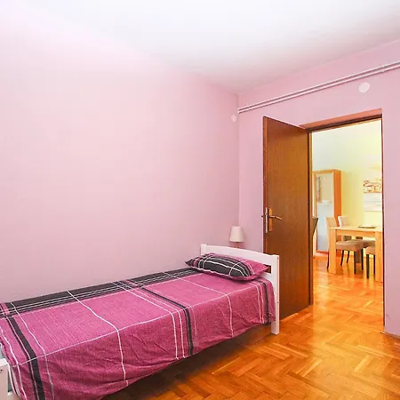 Jadranka 2400 Apartment *