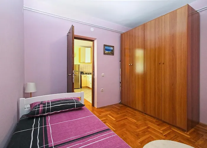 Apartamento Jadranka 2400 *